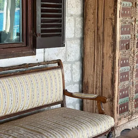 House With A Private Hébergement de vacances