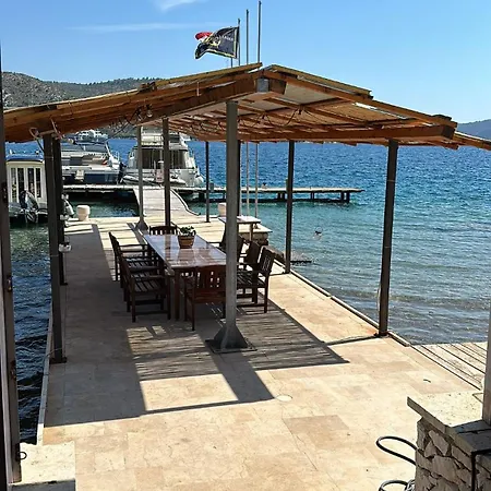 House With A Private Slano